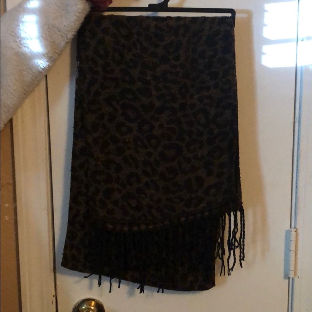 Leopard scarf